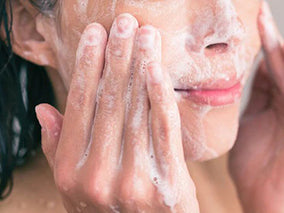 WHY EXFOLIATING HELPS A CLEAR GLOWING SKIN
